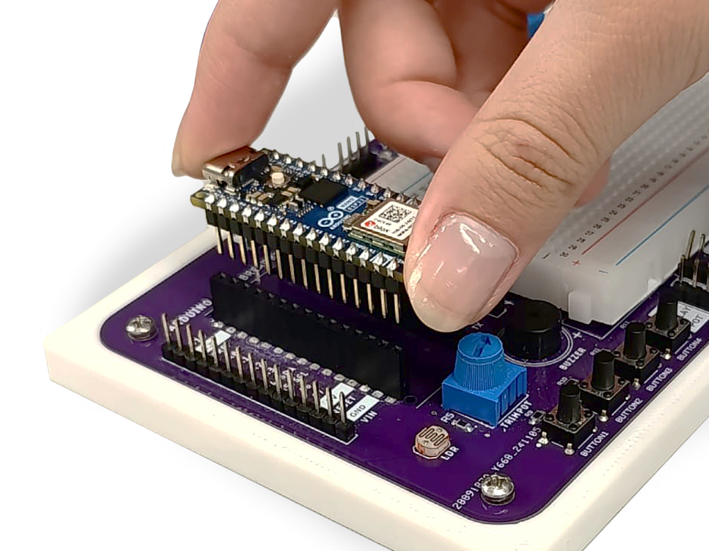 Arduino Nano siendo conectado a Nano Breadboard