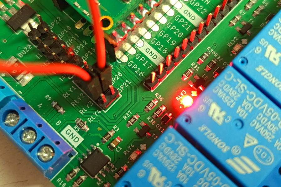 Zoom a la conexión de pins